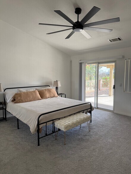 Building Photo - 73951 White Sands Dr