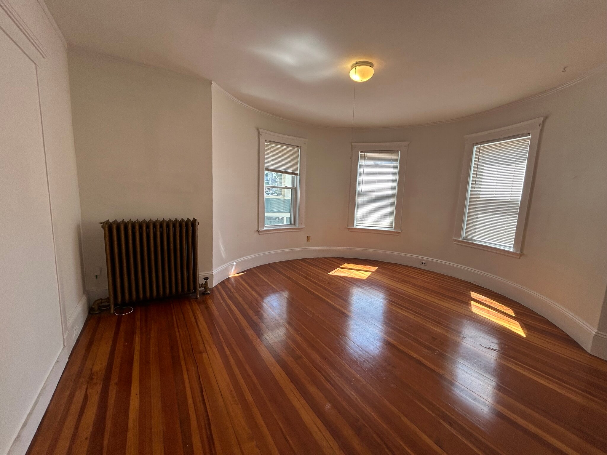 Building Photo - 39 Turner St