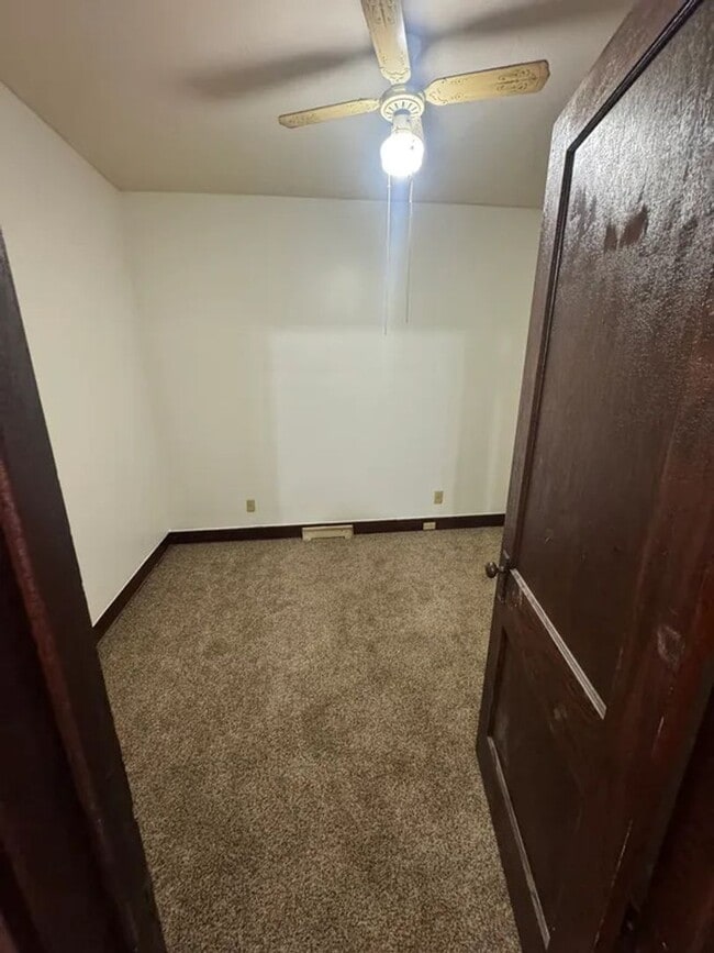 Building Photo - 44 E Brookside Ave