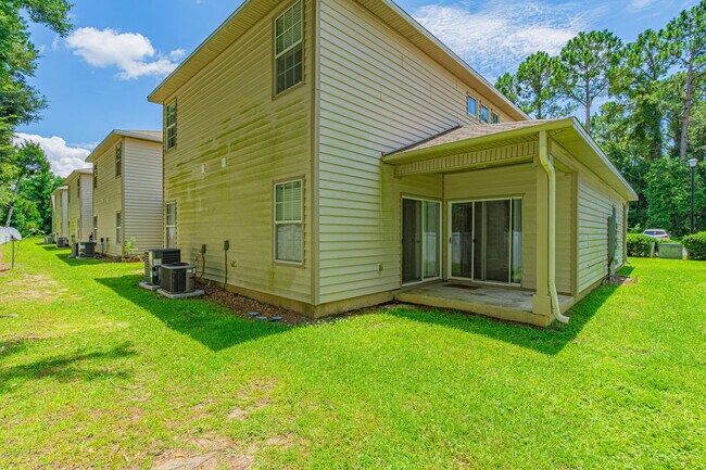 Building Photo - 18 Trevor Dr