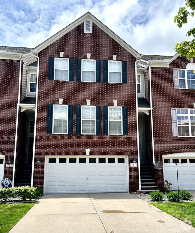 Building Photo - 710 Cherry Orchard Rd