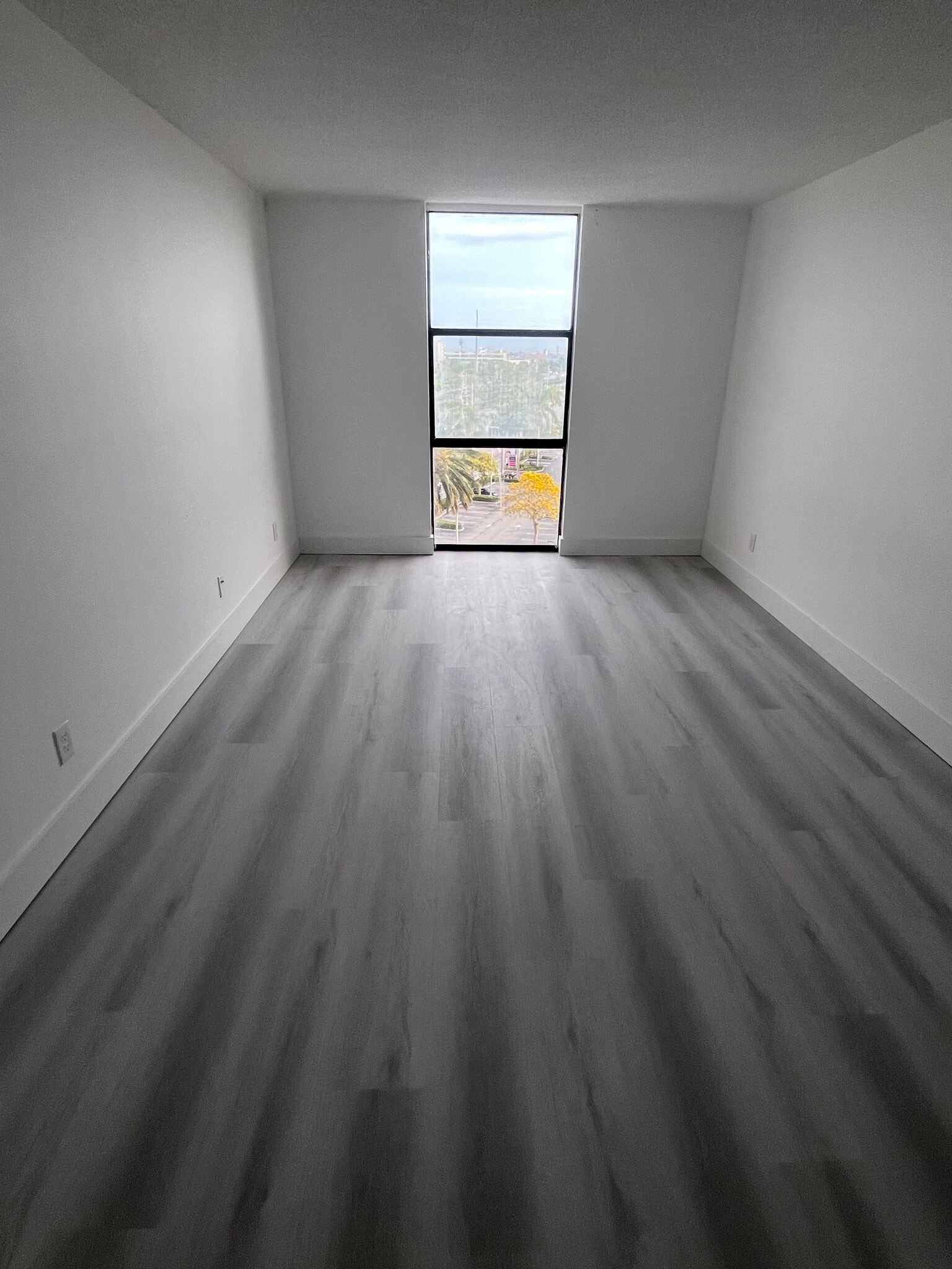 Building Photo - 13499 Biscayne Blvd