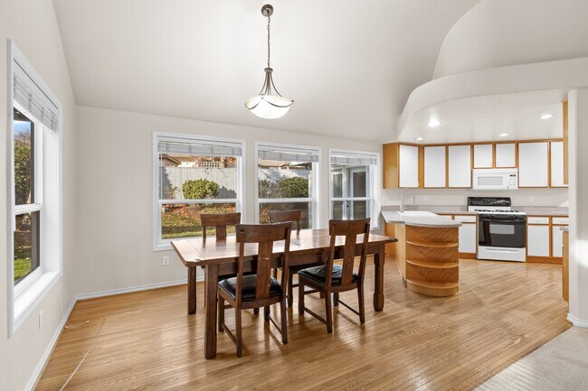 Building Photo - 1137 Riverrock Way