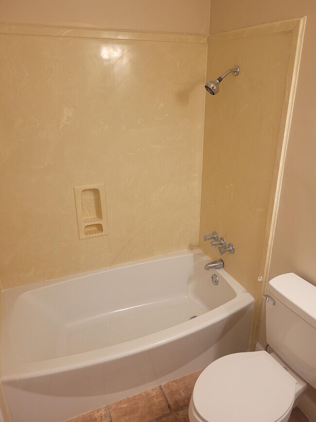 Building Photo - 4808 Fordham Dr