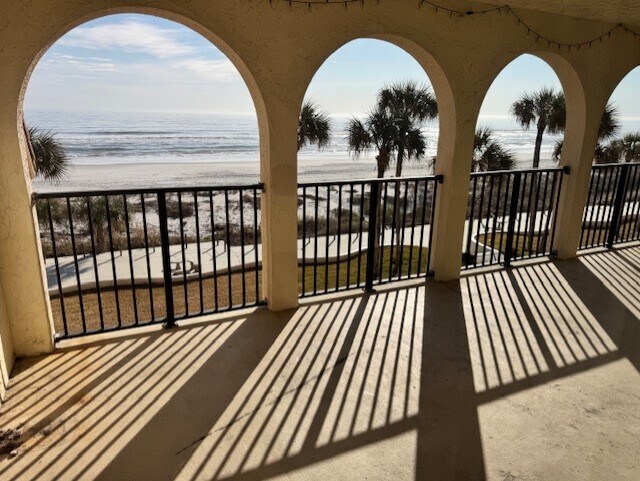 Building Photo - 10 10th St