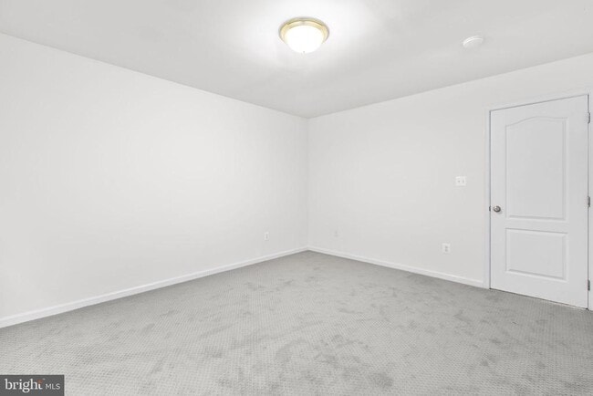 Building Photo - 53 Bloomington Ln