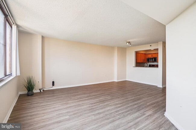 Building Photo - 10101 Grosvenor Pl