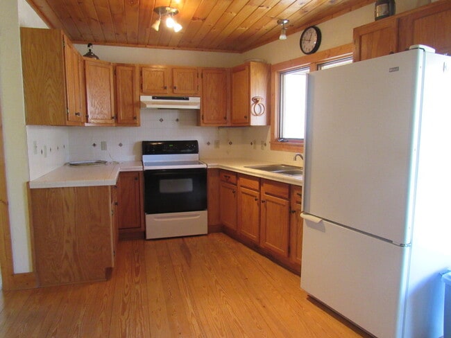 Building Photo - $1,400 - 2 Bedroom / 1 Bath Cabin in Tuckaseegee with Lovely Mountain View