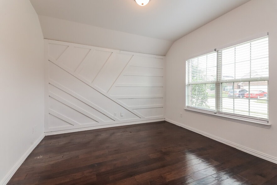 Building Photo - 121 Pleasant Hill Ln