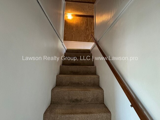 Building Photo - Charming Salem Cape Cod with Loft- Lawn Care Included