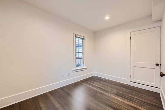 Building Photo - 7522 9th Ave NE