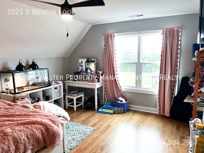 Building Photo - 1021 S Westyn Lp