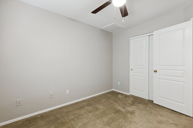 Building Photo - 3 Bed, 2 Bath Home in Power Ranch Subdivis...
