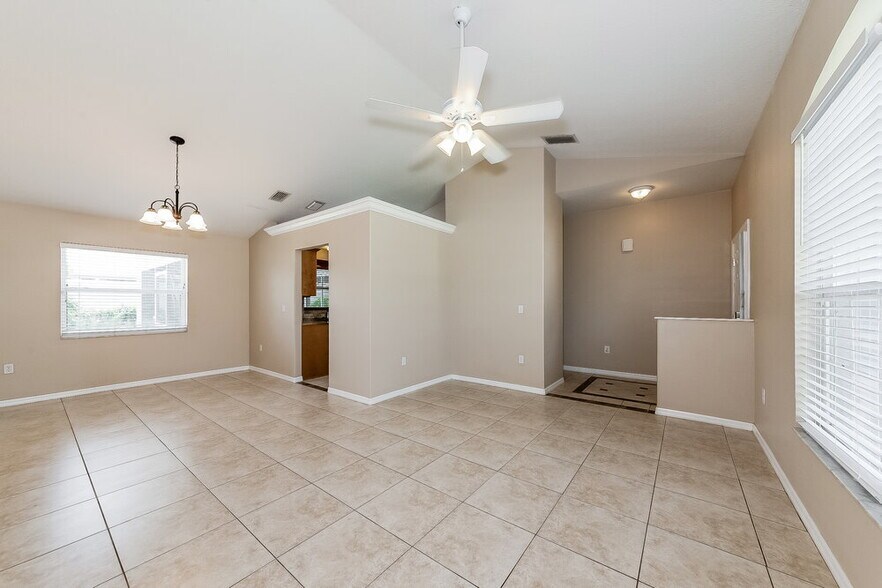 Building Photo - 6888 Mauna Loa Blvd