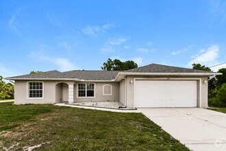 Building Photo - 737 Almelia St E
