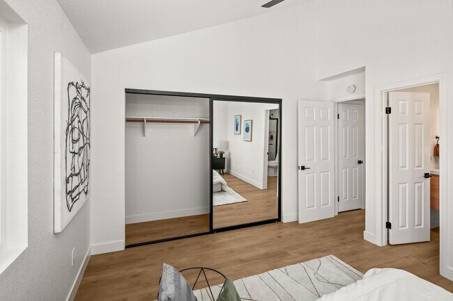 Building Photo - 152 Evergreen Ave