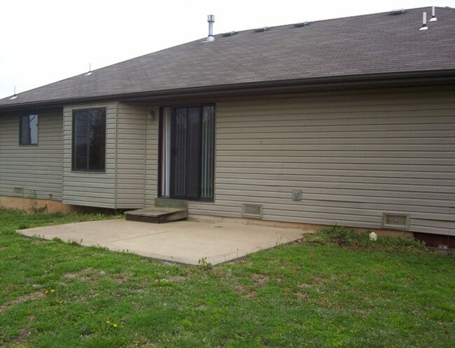 Building Photo - 3094 S Overhill Ct