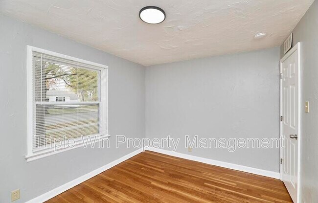 Building Photo - 10128 Ashbrook Dr