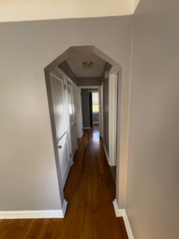 Building Photo - 18779 Roscommon St