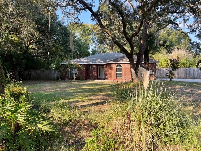 Primary Photo - 3102 Lynn Dr