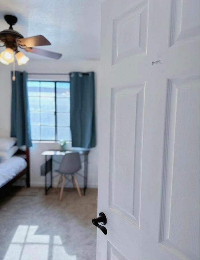 Building Photo - 5018 E Downing St