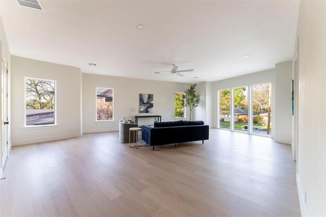 Building Photo - 3815 Dunhaven Rd