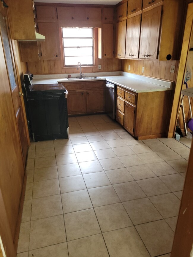 Building Photo - 1705 Harding St