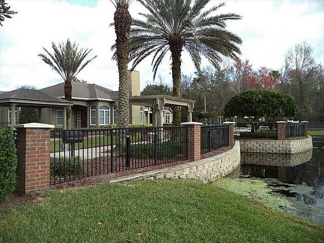 Building Photo - LONGWOOD: Gated Sabal Point Community- 2nd...