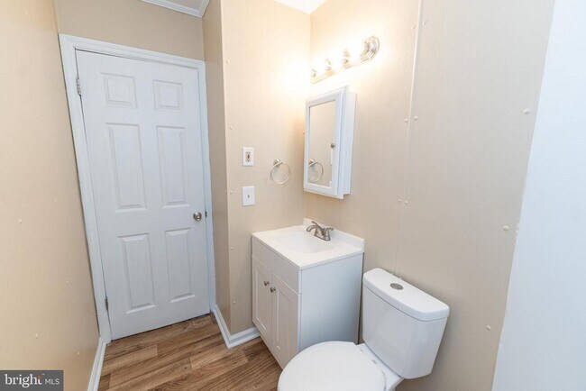 Building Photo - 504 Plover Rd