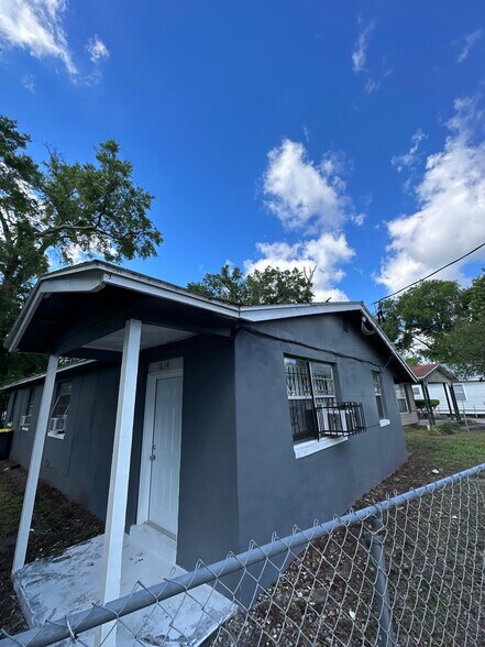 Building Photo - 1614 W 3rd St