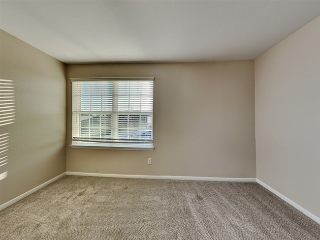 Building Photo - 729 Totem Trail Dr