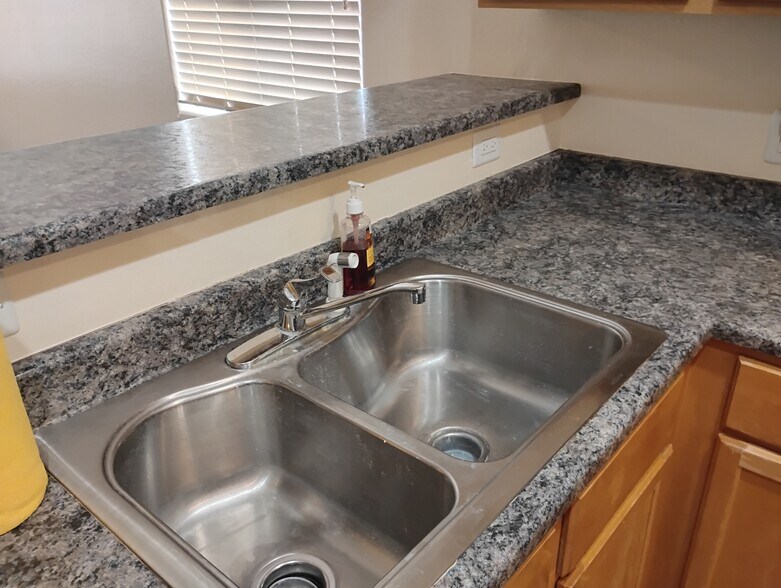 Building Photo - 16231 N 30th Ter