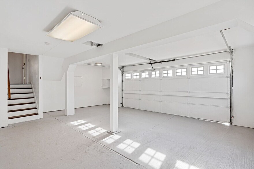 Building Photo - 3691 Salazar Dr
