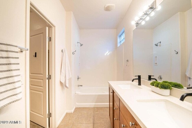 Building Photo - 12865 N 151st Dr