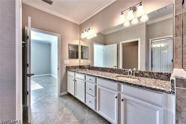 Building Photo - 9460 Foxglove Ln