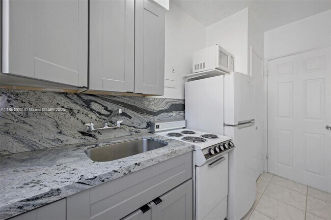 Building Photo - 550 NE 82nd Terrace