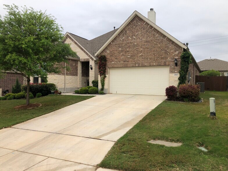 Building Photo - 12823 Florianne