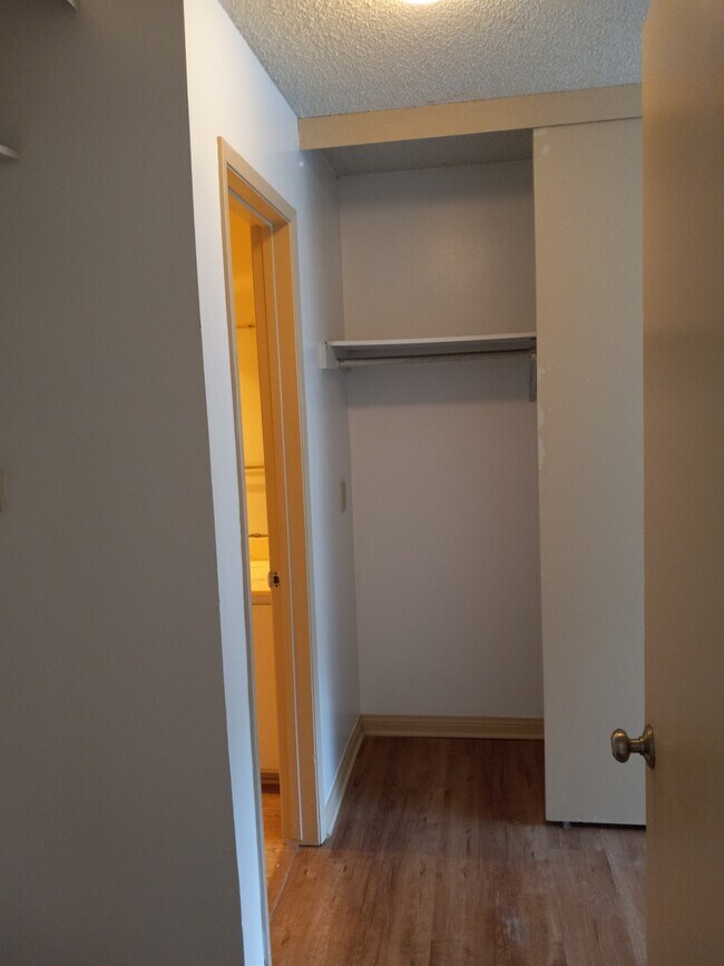 Building Photo - 6665 Mission Gorge Rd