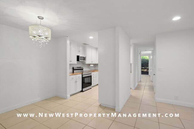 Building Photo - Expansive La Jolla Village 2 Bedroom at De...