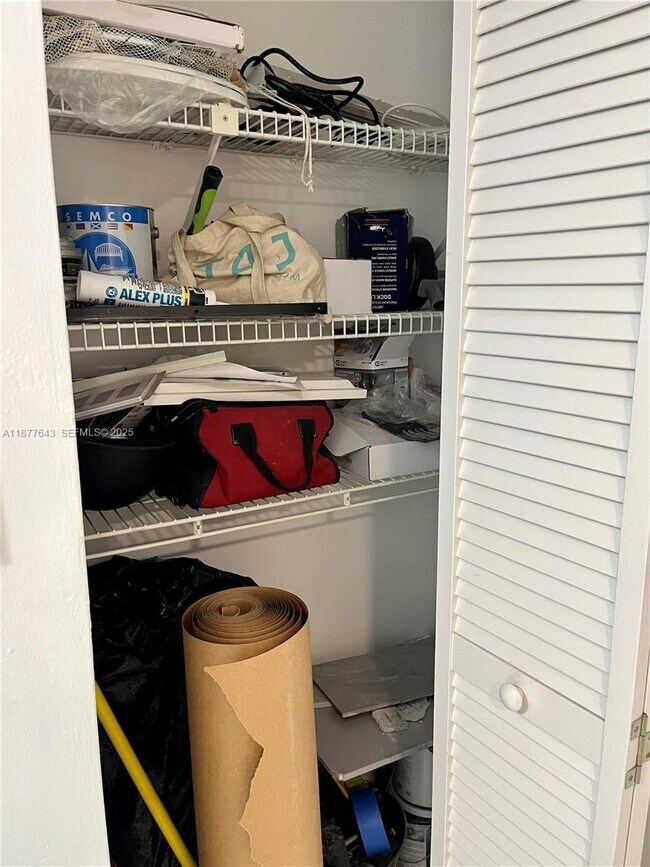 Building Photo - 555 NE 15th St