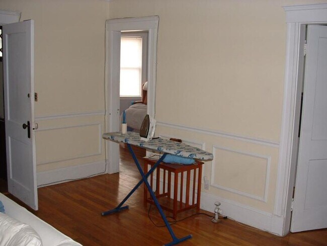 Building Photo - 4-BED Comm Ave - Brighton SEPT