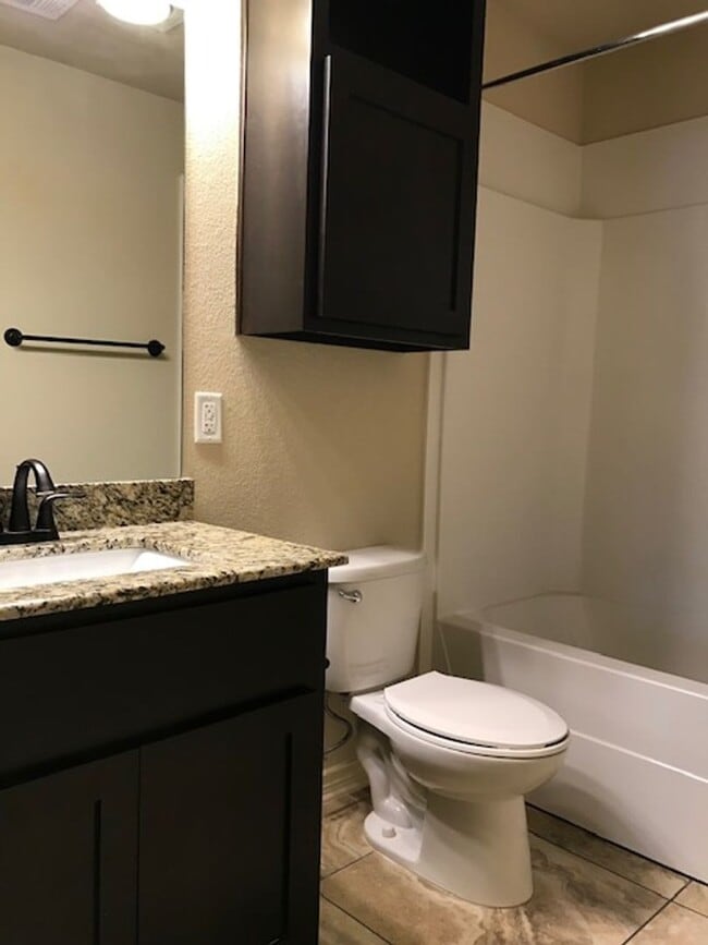 Building Photo - 5506 Settlers Ct