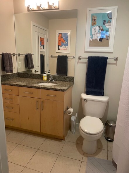 Building Photo - 1700 Bassett St