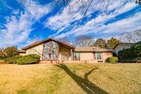 Building Photo - 507 Glenmeadow Dr