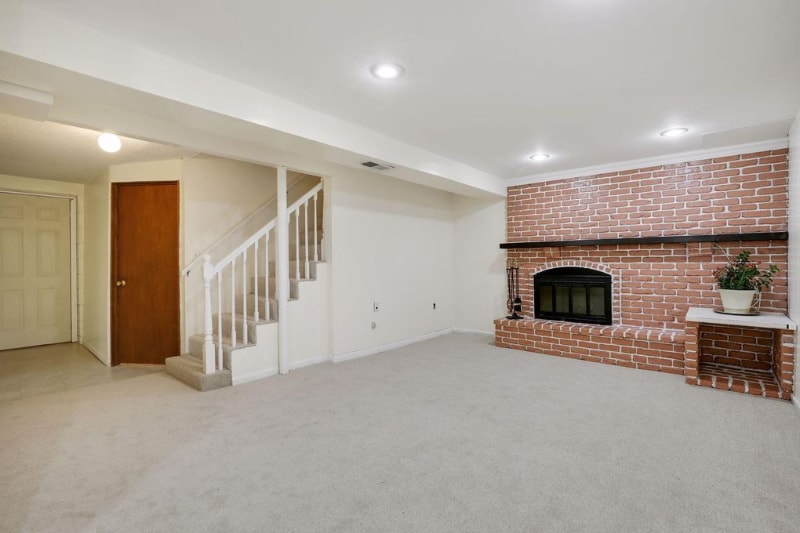 Building Photo - 656 17th Ave NW