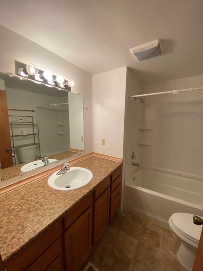 Building Photo - HOME ON HUDLOW (P#335)