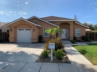 Building Photo - Stunning 4 bedroom, 2 Bath Tracy Home / Best Property Management