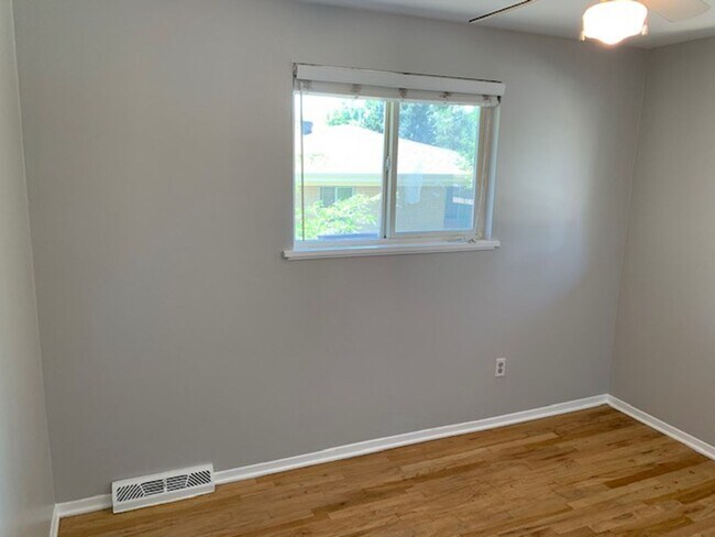 Building Photo - Private 2-Story End Unit