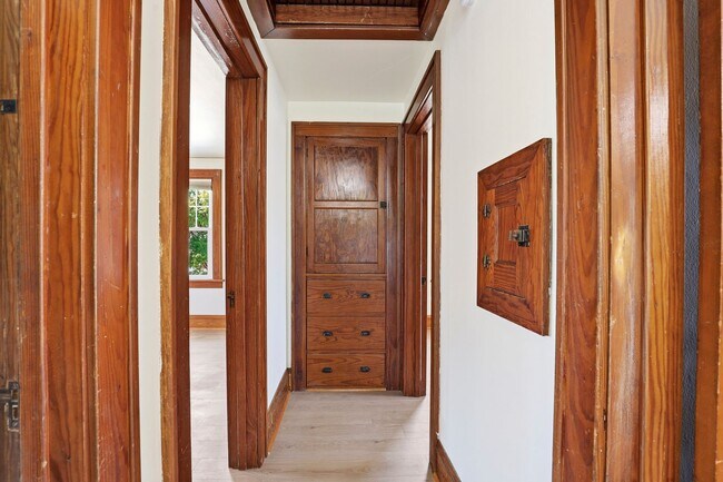 Building Photo - 3 Bedroom Fond Du Lac House