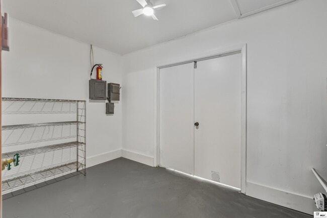 Building Photo - 1110 Hilton St